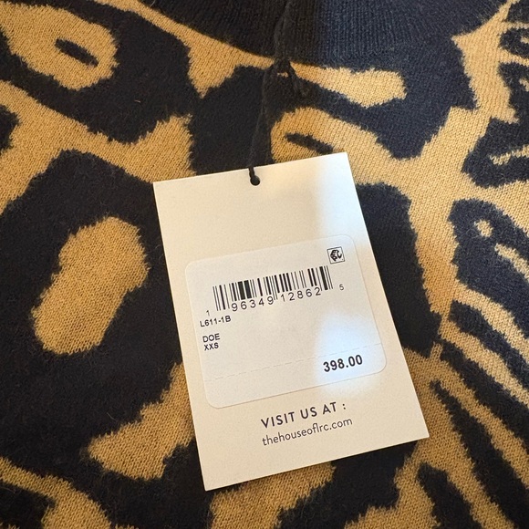 Lita By Ciara Chic Black and Tan Patterned Women's Sweater - Picture 6 of 7